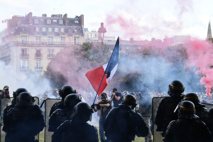 Les chauffeur VTC manifestent pour défendre leurs courses